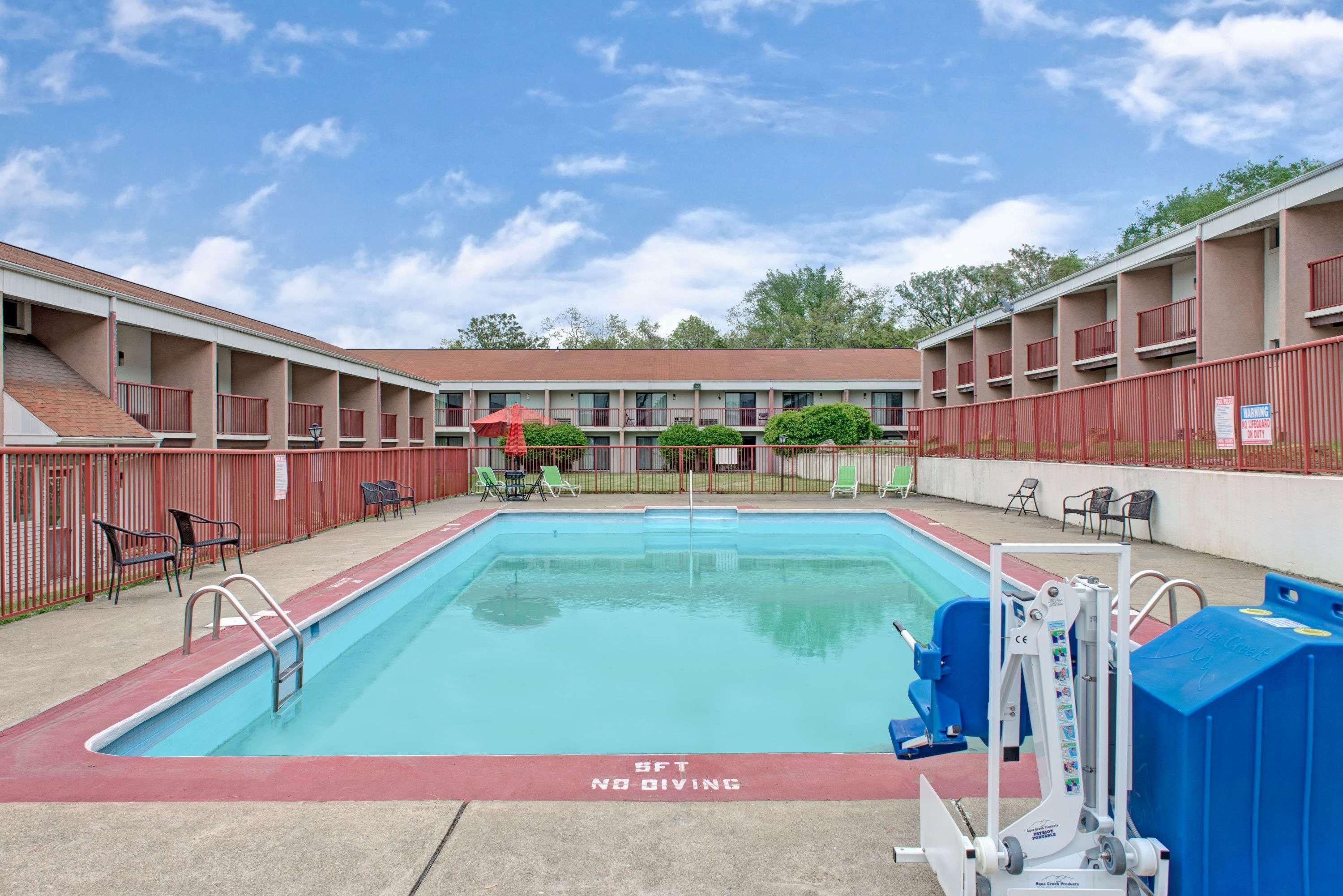 Days Inn By Wyndham Washington Exterior photo